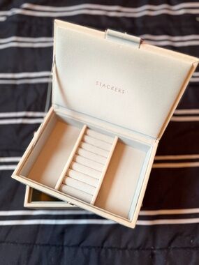 Stackers Cream Jewelry Box with Ring Rows